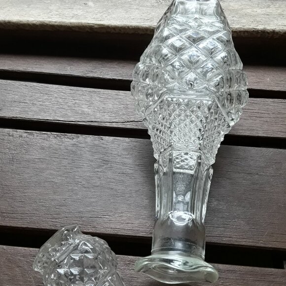 Vintage 1950s Large Cut Glass Decanter with Glass Stopper - Picture 4 of 4